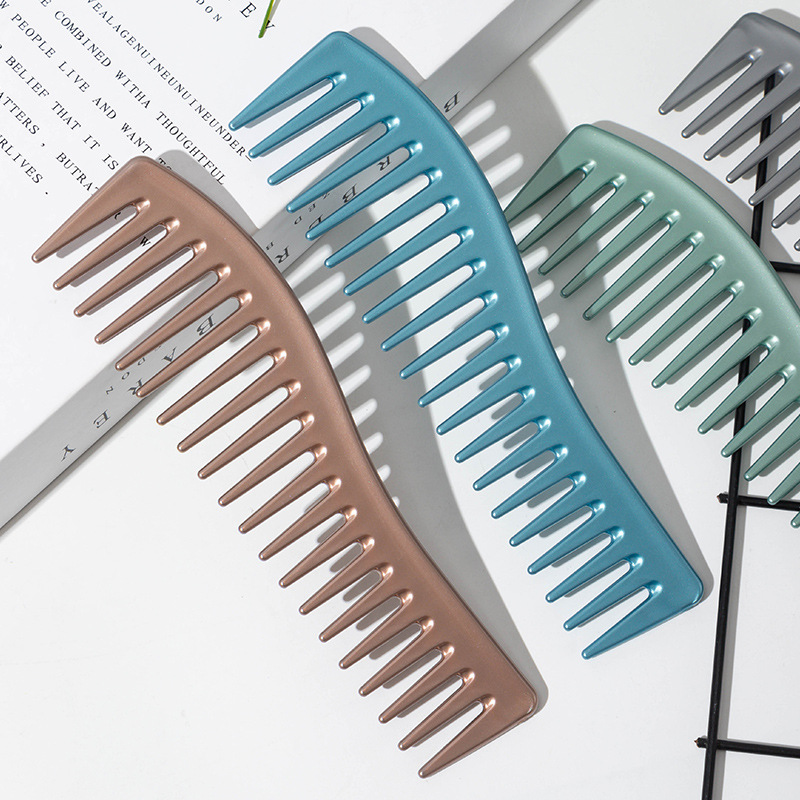 Grzebień z zakrzywionymi zębam – Detangling Wide Comb recenzja i cena